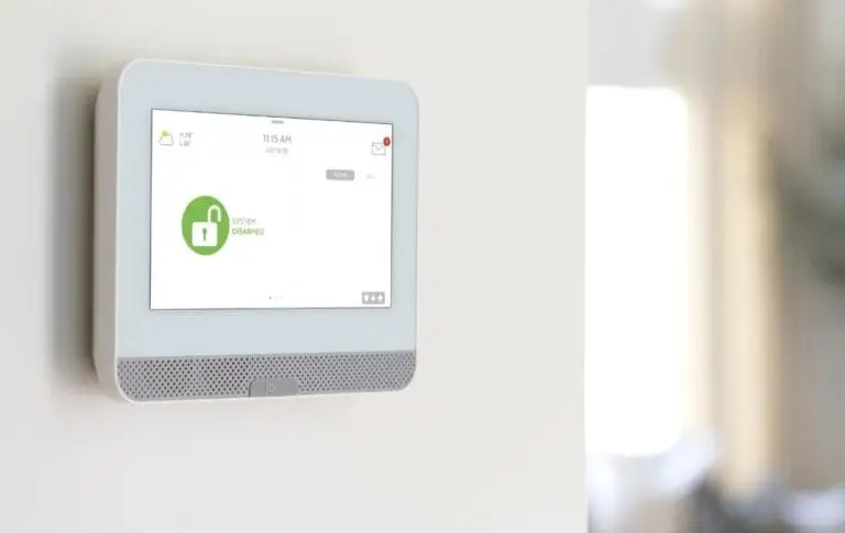 Säkra Larm IQ Panel 4